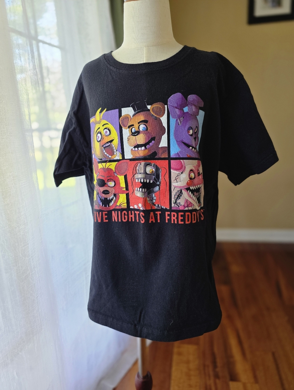 Five Nights at‎ Freddy's FNAF Youth XL Black Animatronic Character Graphic Tee